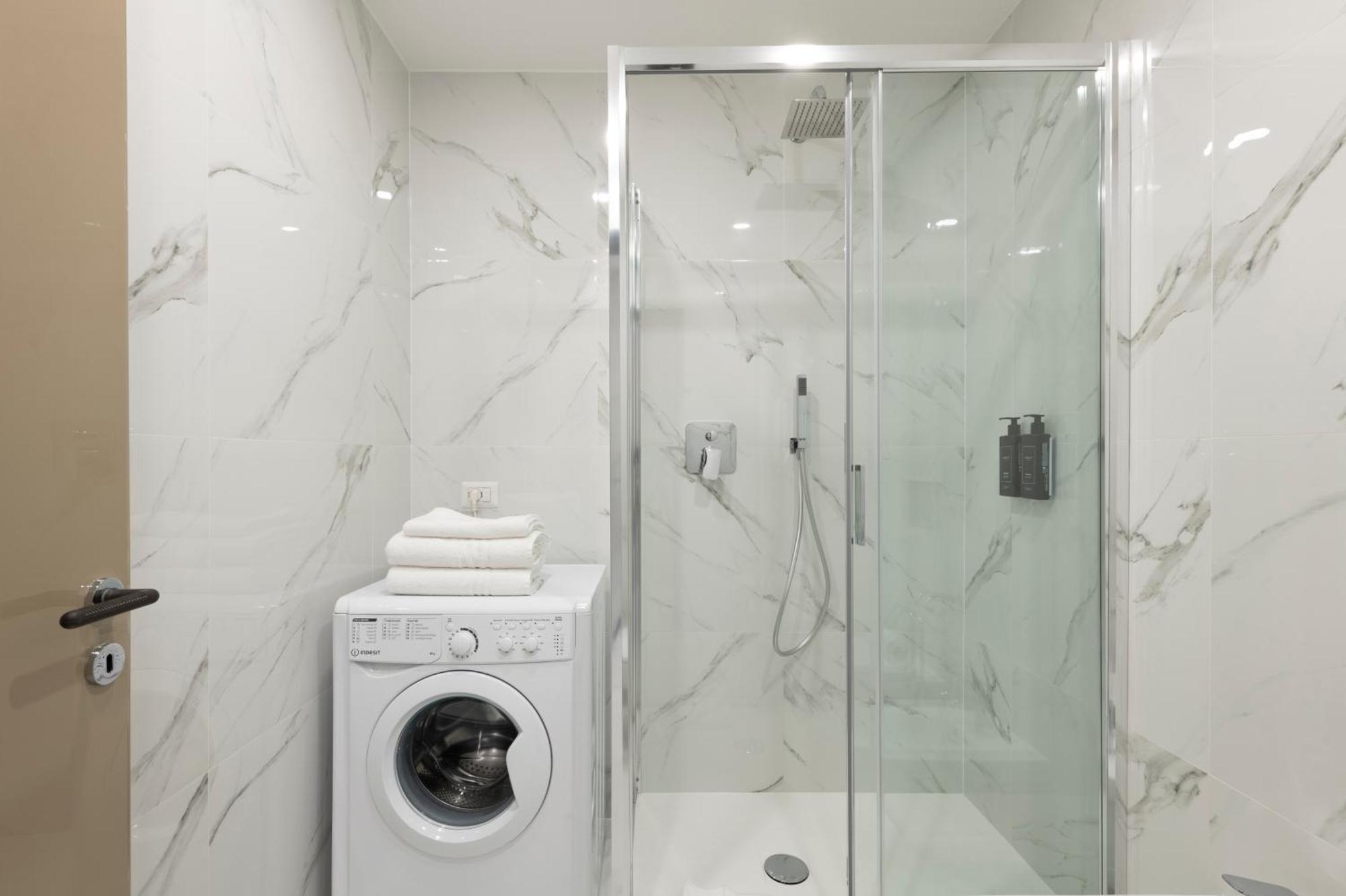 Milan Royal Suites - Centro Duomo Eksteriør billede