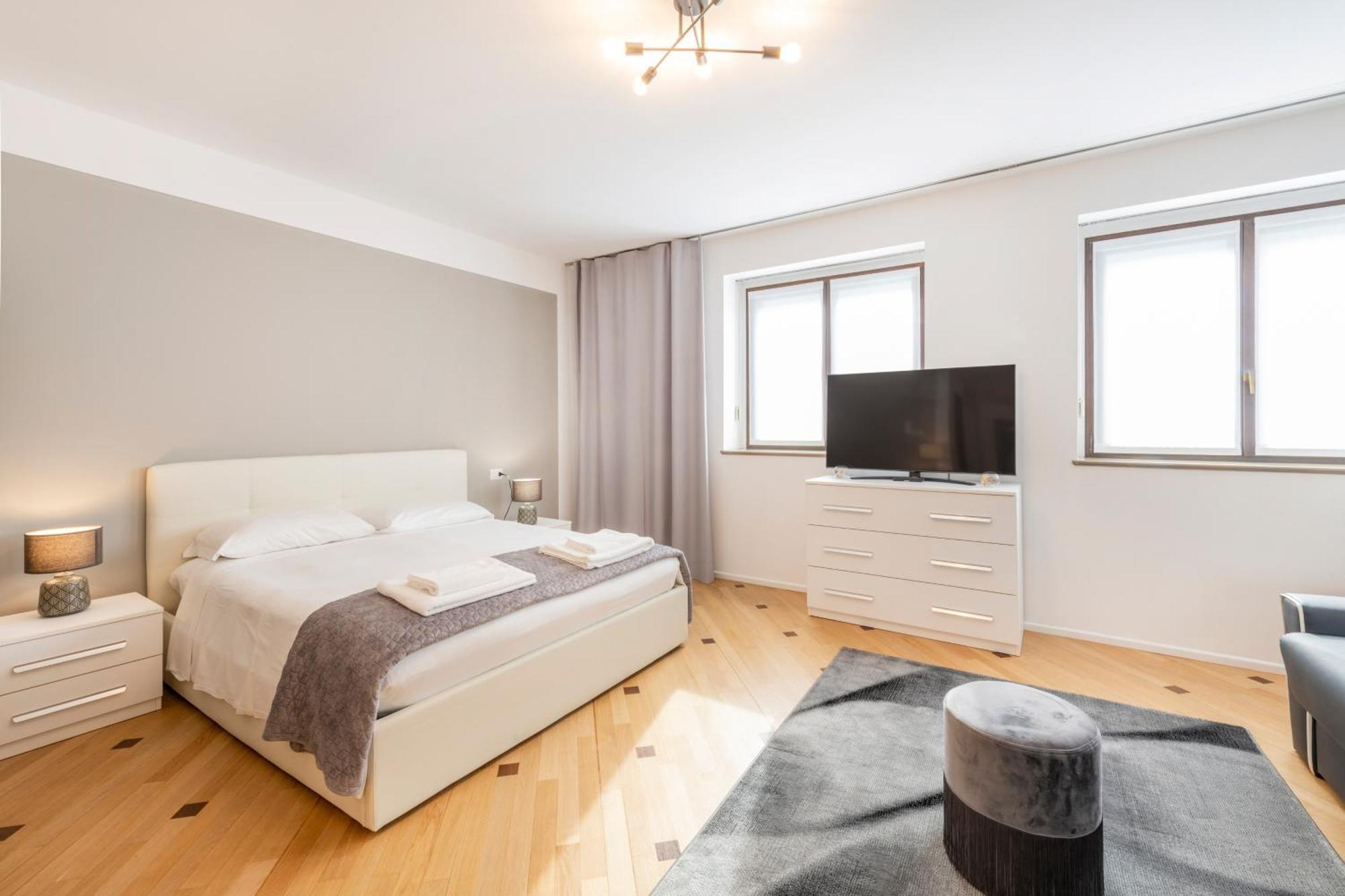 Milan Royal Suites - Centro Duomo Eksteriør billede