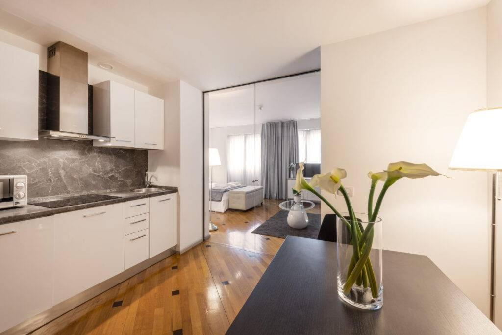 Milan Royal Suites - Centro Duomo Eksteriør billede